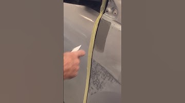 Applying gray putty on fender nicely #art #automotive #ararautozoneas