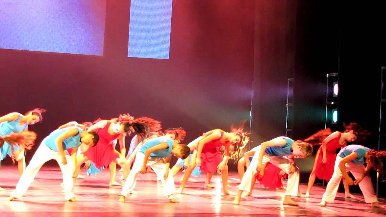 איזה יום - מופע סיום 2012 זוז במחול, אביבים 2