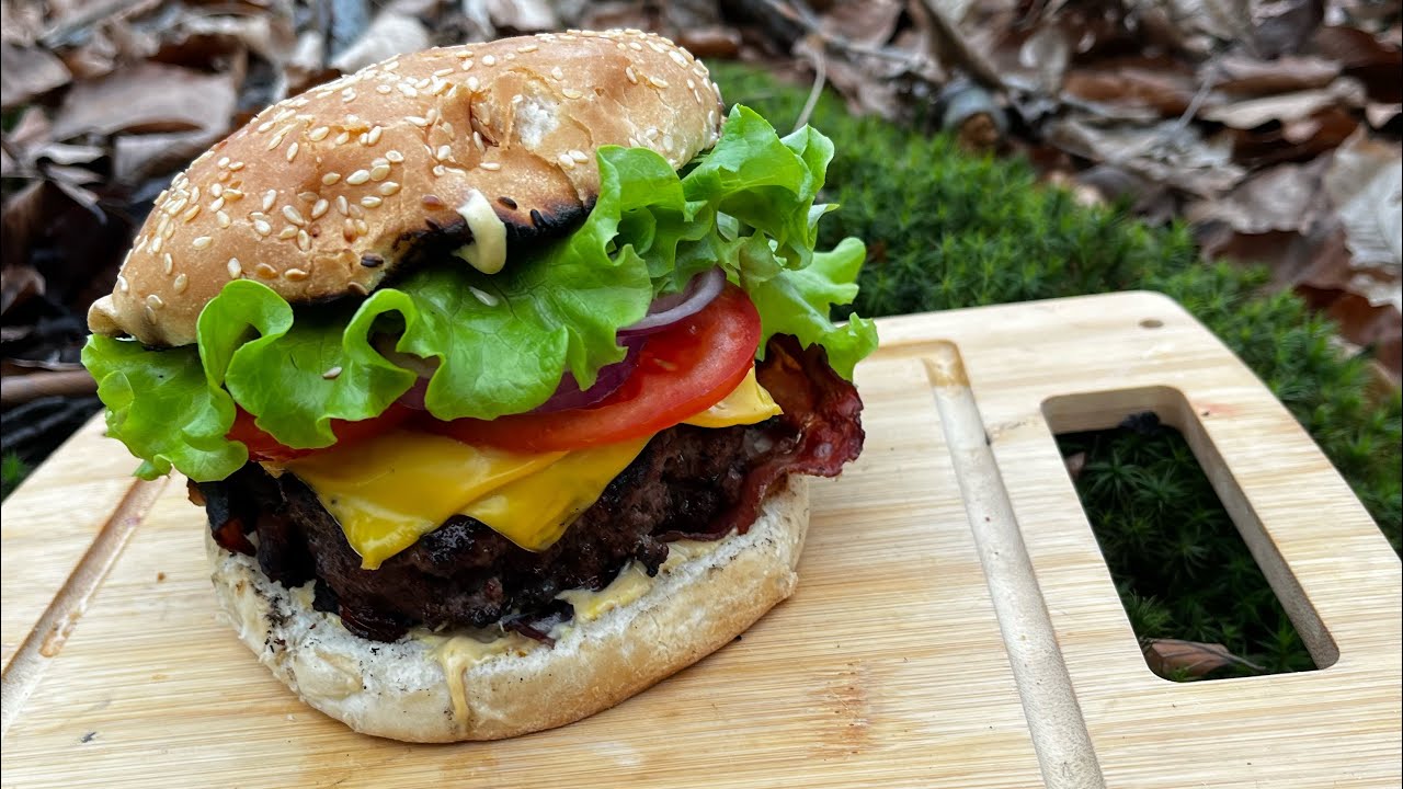 Leśny biwak i Burger z ogniska - prosty smak przygody