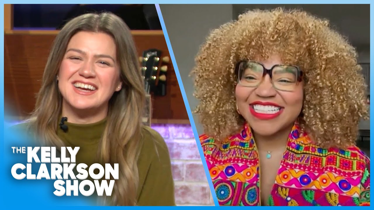 Kelly Clarkson Cracks Up At Viral 'Random Decorates' Song - YouTube