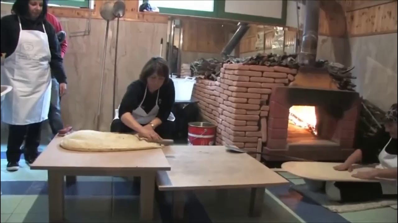 Forno a Legna Tradizionale - Zio Ciro - YouTube