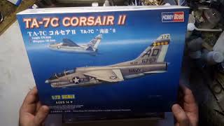 Палубный учебный самолет Vout TA-7C Corsair II просто хорошая китайская модель