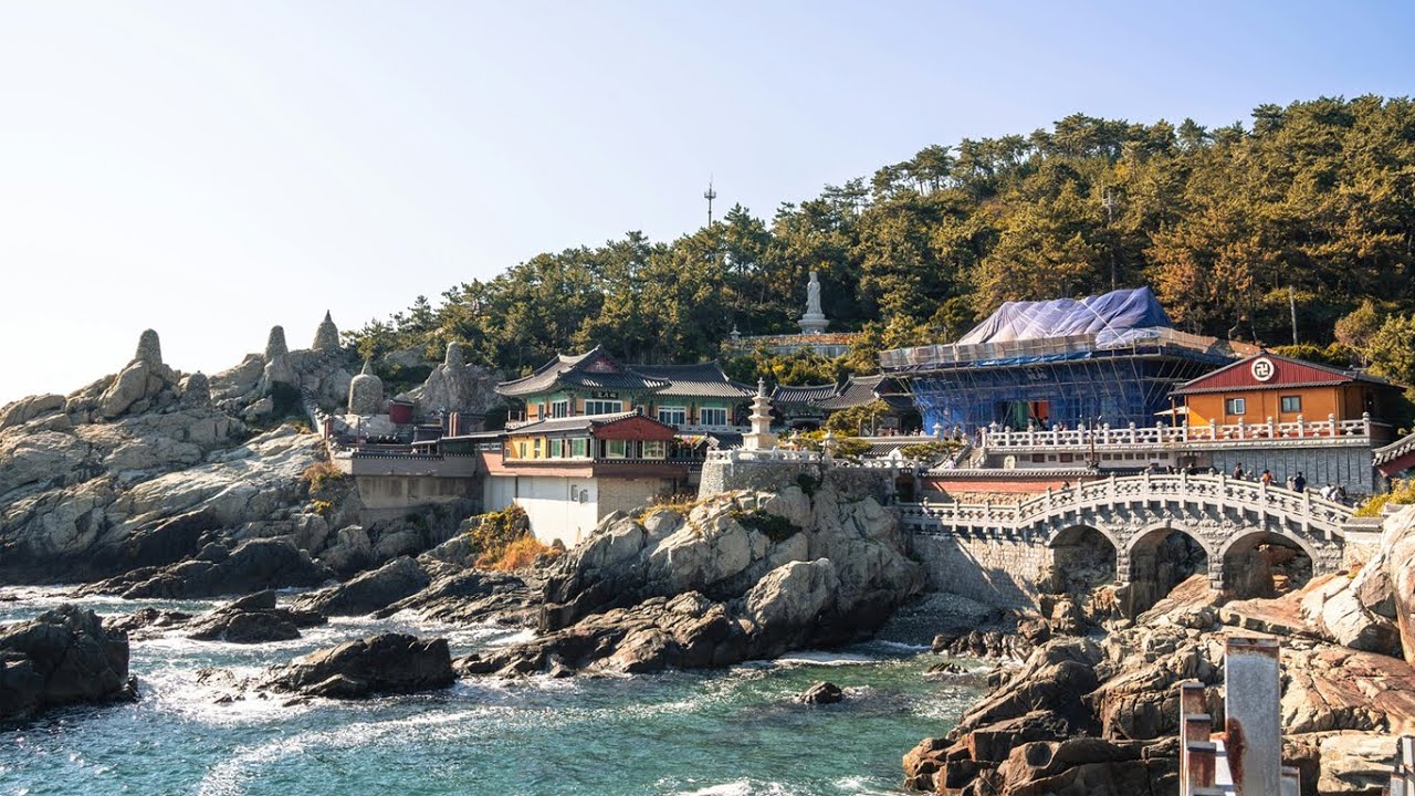 Short Walk Around Haedong Yonggungsa Temple (해동 용궁사) - YouTube