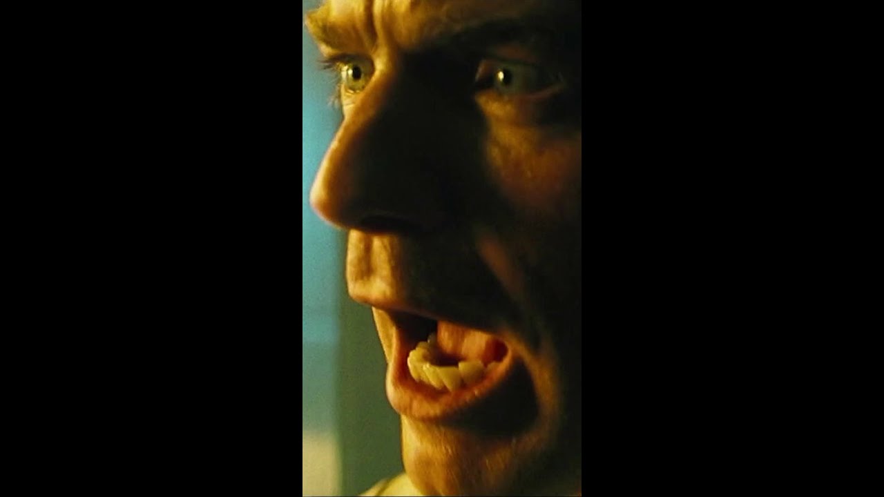 Unangenehm für alle Beteiligten!  😅 »Die Insel« kannst du dir jetzt auf Sky ansehen! 👀