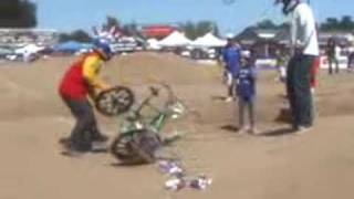 BMX SIDEHACK Crash - These guys eat s**t