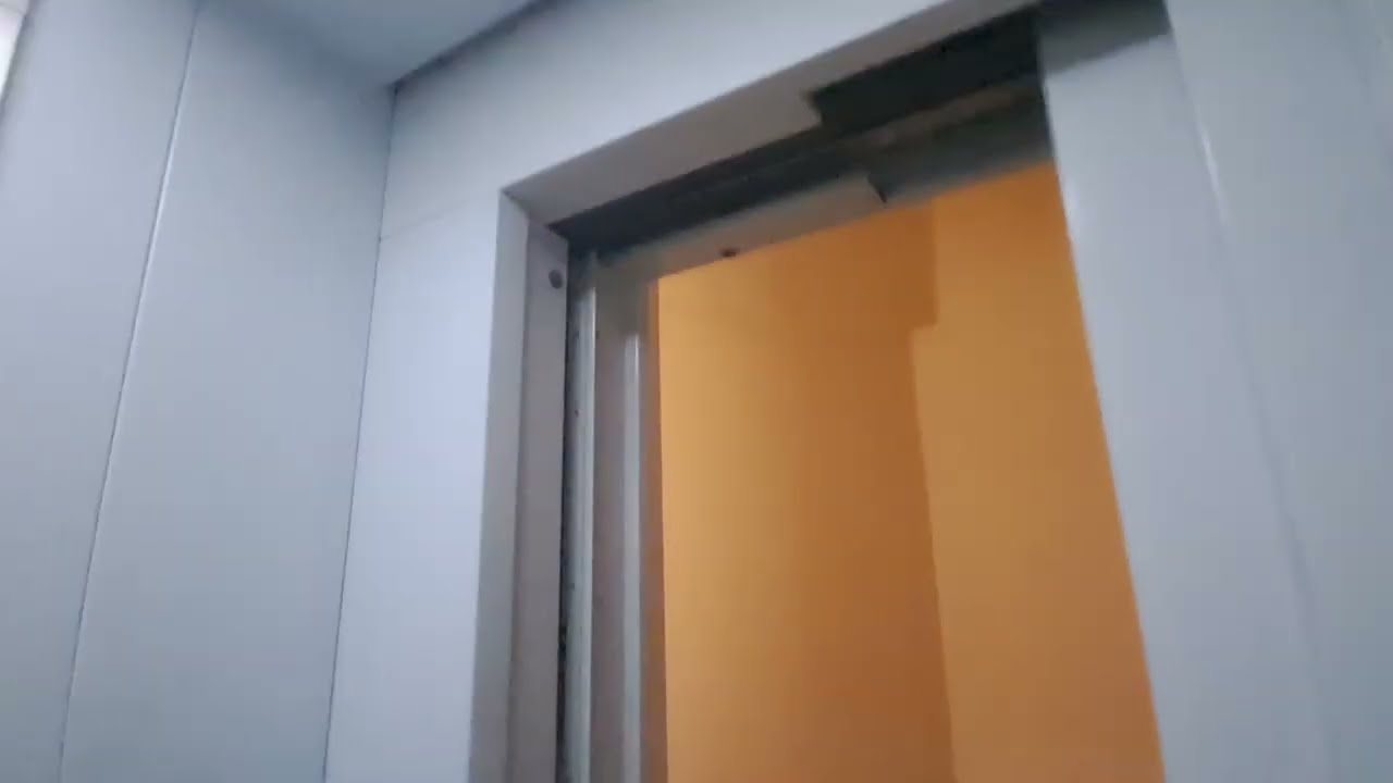 Кишинёв Лифт Otis 2000R 400 кг. (5 Человек) Bd.Cuza Vodă 1/4 Scara 3