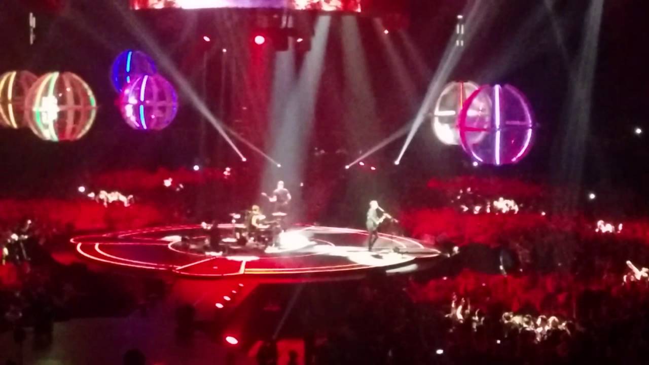 Muse O2 London 12/04/16 Supermassive Black Hole - YouTube
