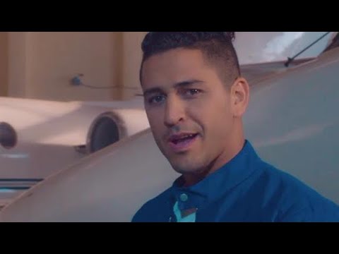 الشاب يونس صاحب اغنية مول الشاطو عندو باطو هذا هو الجديد مع مجموعة معروفة