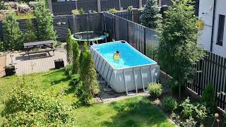 Arina Et Sa Piscine Malgré Tout