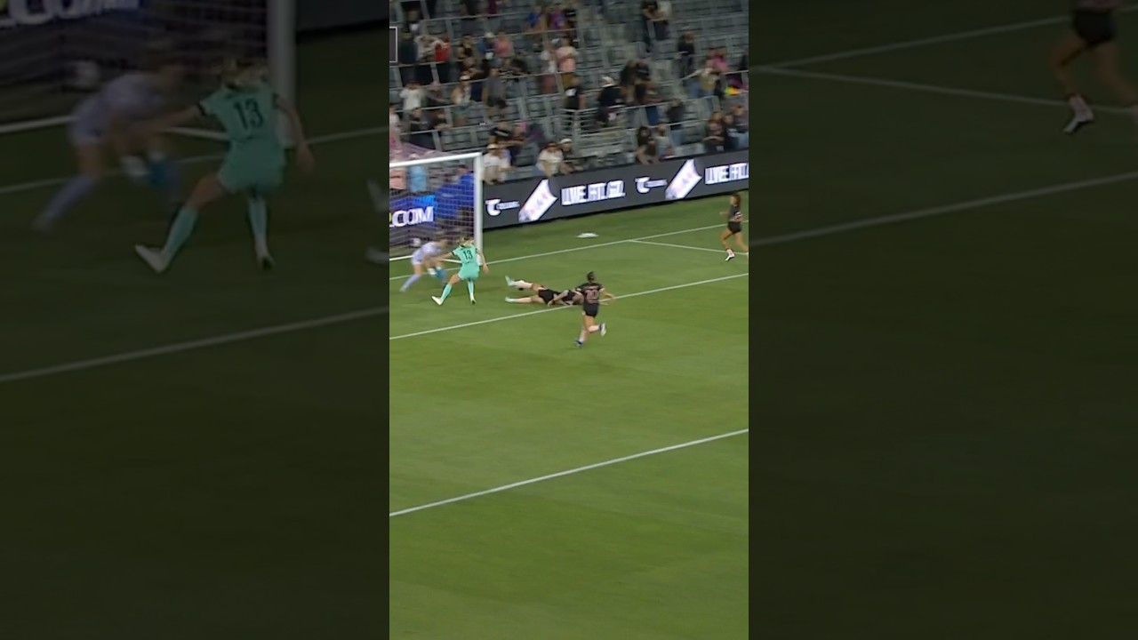 Emily Sams stepping up with perfect timing 😤🛡️