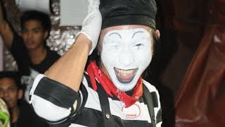 Robot Dance by Asian Performer Mime in Hong Kong