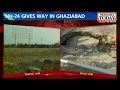 10 Ft Deep Cave In On Delhi Ghaziabad Highway Disrupts Traffic 10 Ft Deep Cave In On Delhi Ghaziabad Highway Disrupts Traffic
