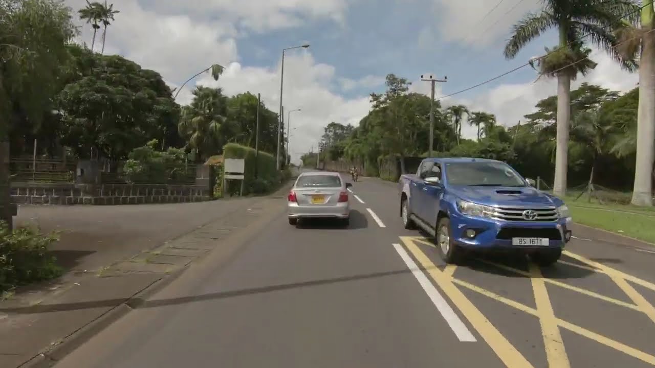 drive in mauritius to bazaar st pierre from mount ory road POV