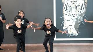 ROAR song, Dance performance by Kindergarten