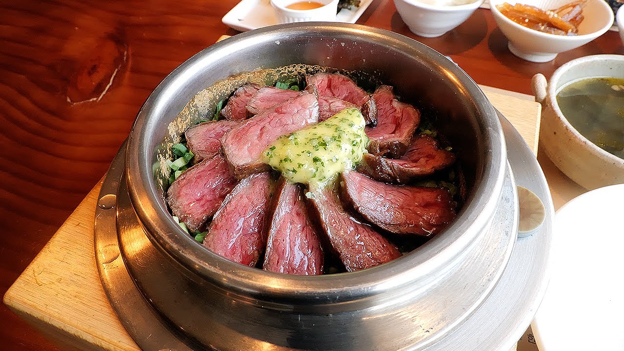 깔끔한 한식, 밥알이 살아있는 스테이크 솥밥, 연어 솥밥 / salmon & steak pressure cooker rice / korean restaurant food