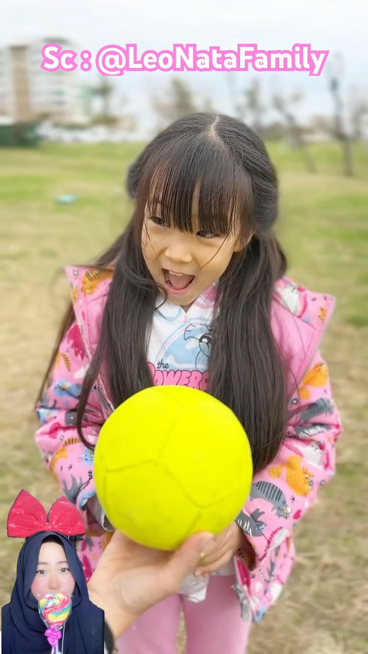 DIA SEDIH TIDAK ADA YANG MAU MAIN BOLA DENGAN NYA⁉️tapi ending nya …? @LeoNataFamily #shorts