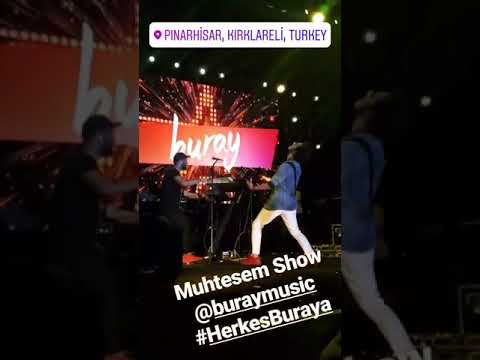 Buray'dan Sahnede Kısa Resital