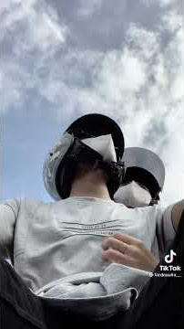 Romantisnya boncengan naik motor begini #Shorts