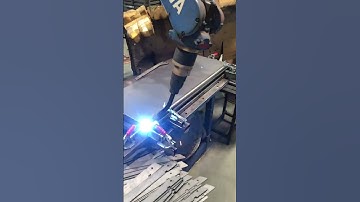 How is a large metal plate welded using a robotic arm, a video shows you#display #custom