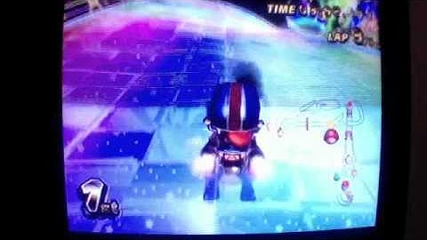 [MKWii] Rainbow Road at over 300cc (Plus Maple Treeway FAIL)