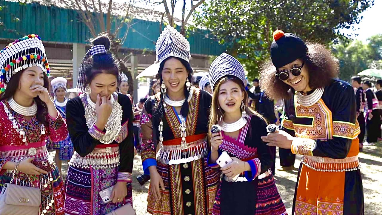 พาดูสาว ๆ หนุ่มๆ งานปีใหม่ม้ง...!! เข็กน้อยเพชรบูรณ์  [ โจโฉ ]