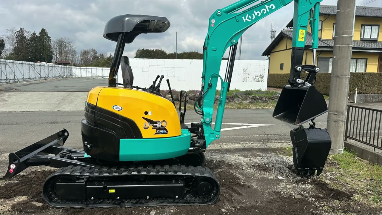 クボタ●ミニユンボ●U-30-3●ディジタル1832時間●新品ハサミ●爪、平バケット●倍速付き3トン●油圧ショベル●軽油●シート,ライト純正品
