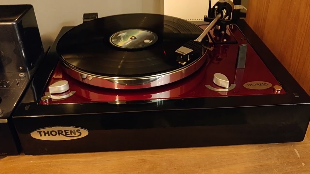 THORENS TD 166, restaurado y personalizado en Negro piano y Soul red.
