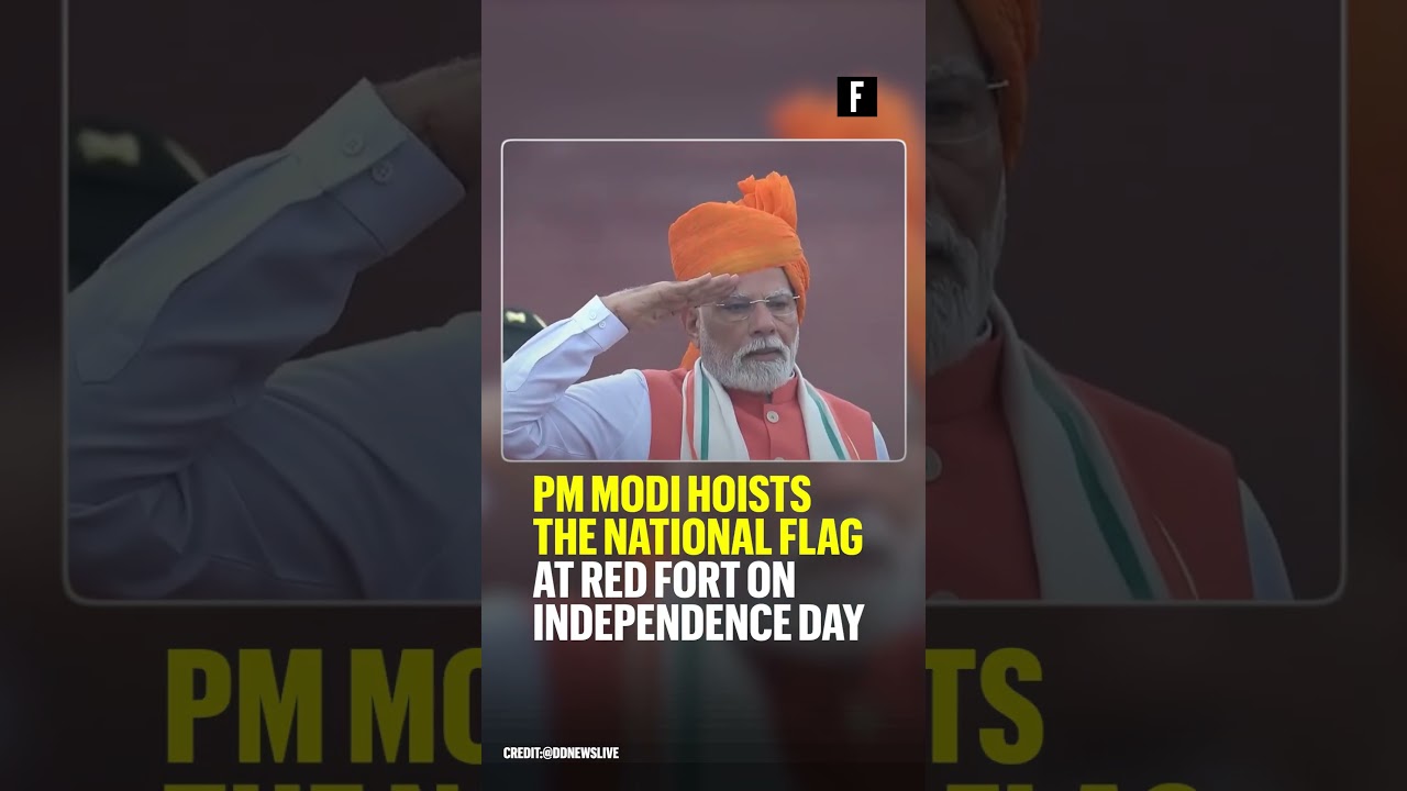 PM Modi hoists the national flag at Red Fort on Independence Day