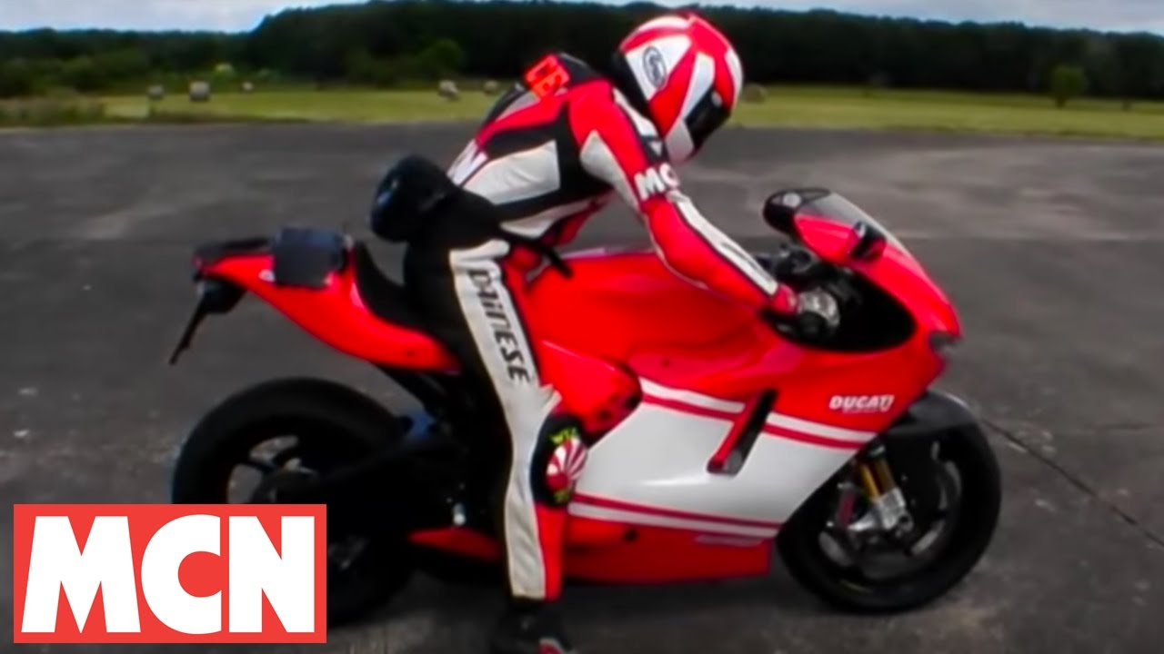 Roadtest: Ducati Desmosedici RR top speed test - YouTube