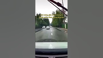 Khoảnh khắc giàn khoan bất ngờ đổ sập xuống đường #giaothong #tintuc #tainan #viralvideo