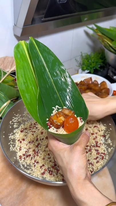 Make chinese rice dumplings during the DragonBoat Festival (zongzi ricipe)  #zongzi #chinesefood