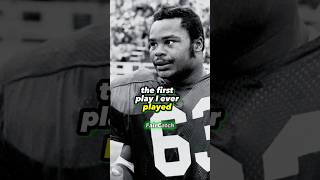 Mike Singletary REVEALS the FIRST PLAY hes EVER MADE in FOOTBALL! ♥️🏈😢 #shorts #nfl