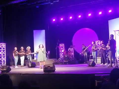 Thandaz ukholwe Nozuko Yekani with The Move foundation