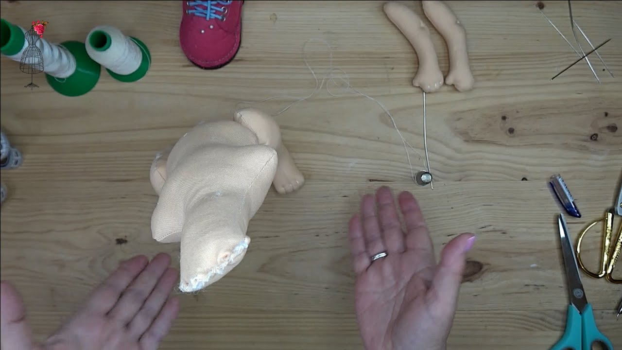 Tips sobre hilos🧵 agujas🪡 para coser muñecas👧. Cómo poner piernas de muñecas fácilmente #tutoriales