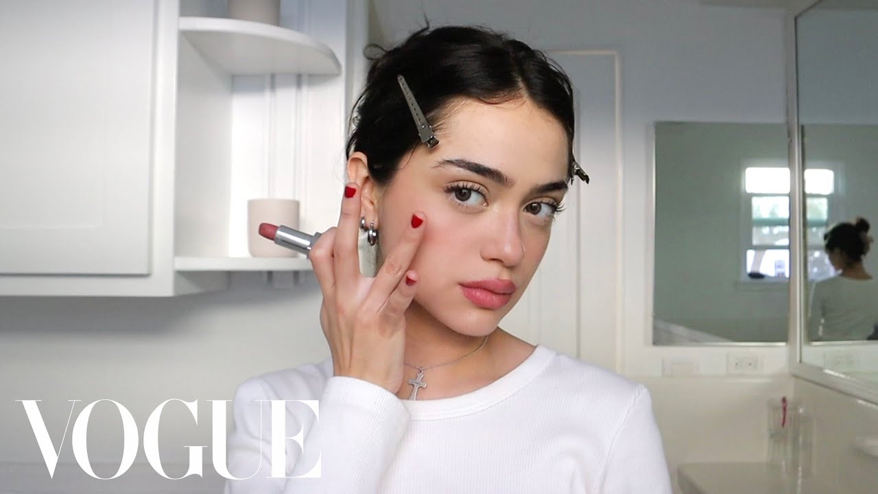 NAILEA DEVORA'S GUIDE TO SH*TTY MAKEUP