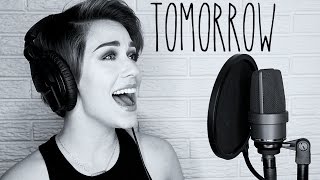 Tomorrow - Annie (Live Cover by Brittany J Smith) Resimi