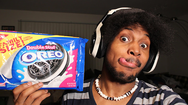 HOW TO EAT AN OREO