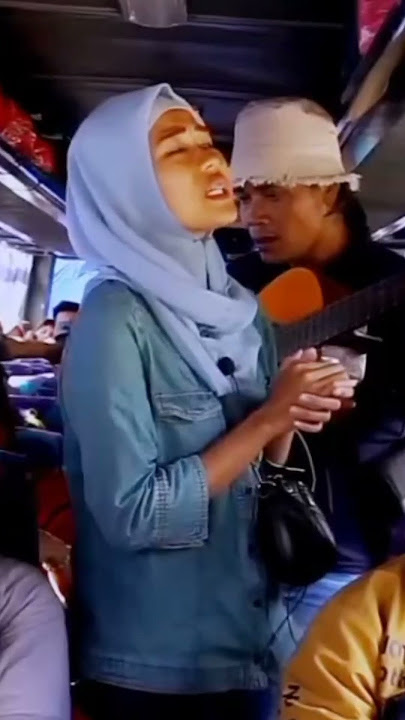 ka Wulan suara merdu pengamen bus #viral #shortvideo