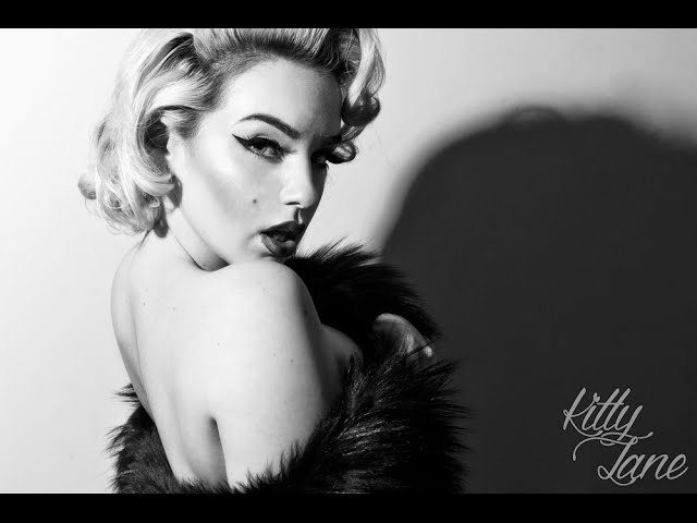 Marilyn Monroe Hair Tutorial - YouTube display picture 2