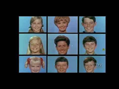 The Brady Bunch Closing Credits (October 10, 1969) - YouTube