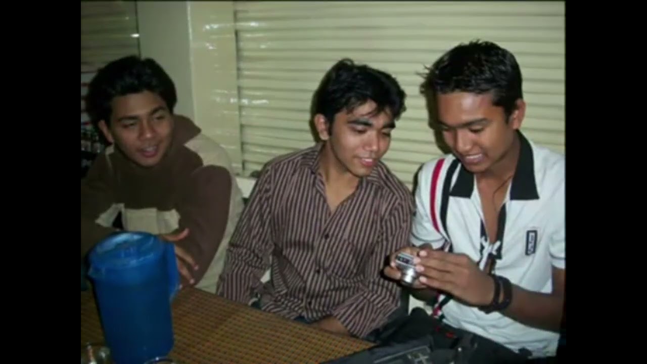 স্কুলের বন্ধুরা। ছবিগুলো সম্ভবত 2009-2010 এর। 