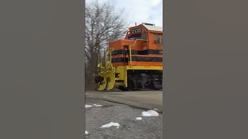 CF&E moving a private passenger car #trains #railway #chadmalinovsky