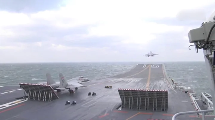 Chinese aircraft carrier Liaoning carries out drill with J-15 jets on board - DayDayNews