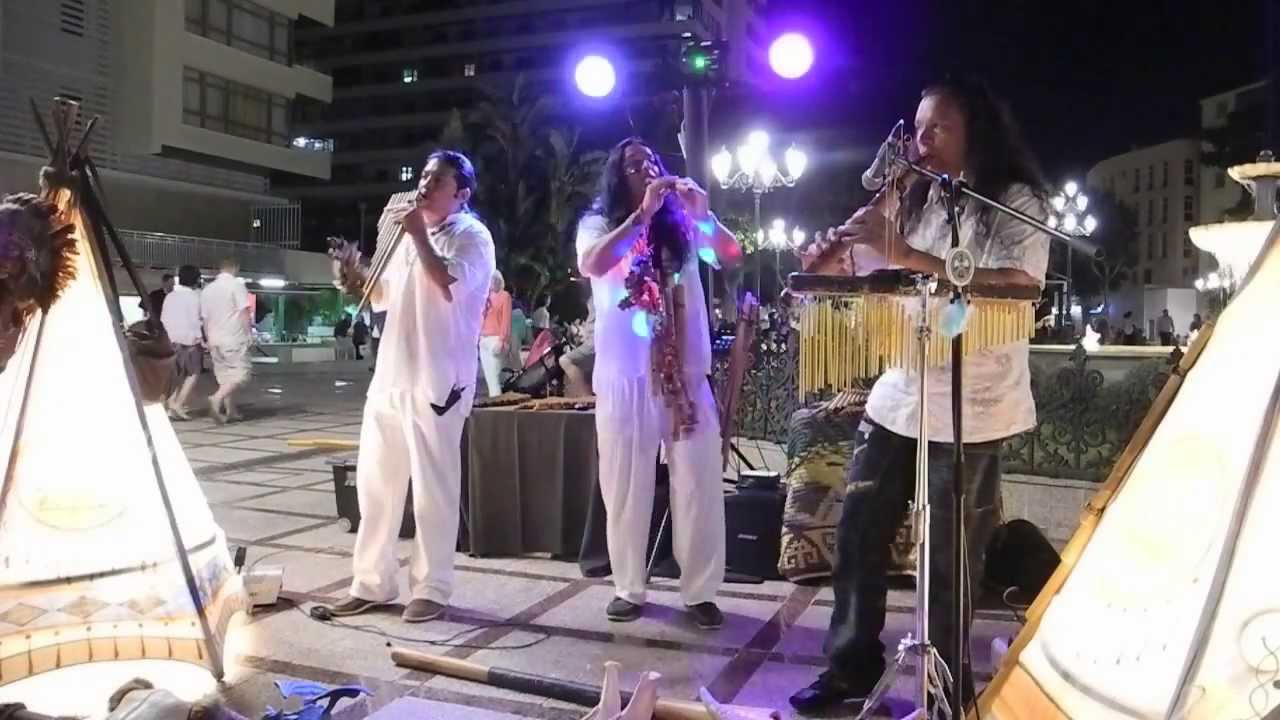 Michael Telapary & Inkakike tocan Poncho