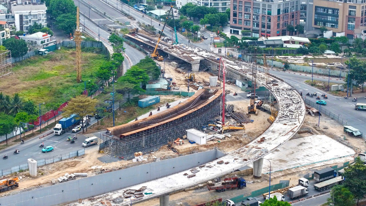 Nút giao thông An Phú ngày 04/03/2026, đang đẩy nhanh tiến độ cầu N3,N4.