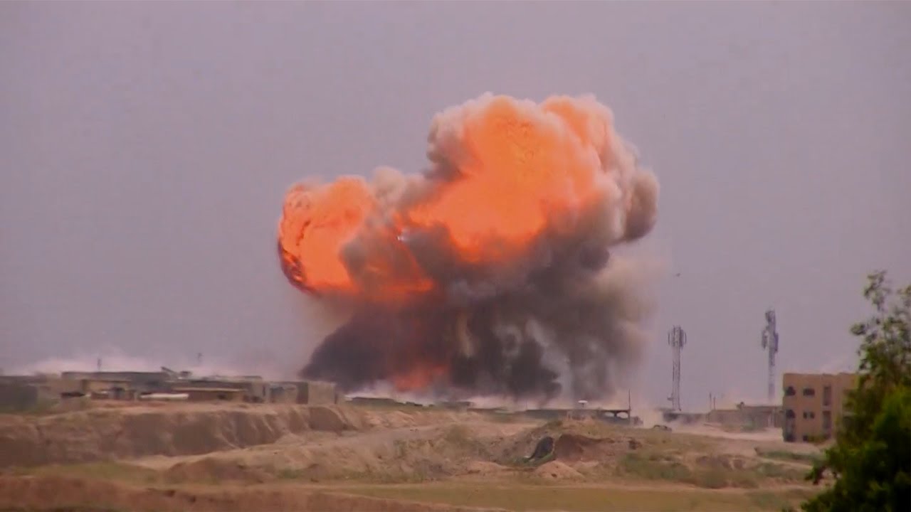 بي بي سي ترصد عشرات السيارات المفخخة التي تعيق تقدم القوات العراقية شمال غربي الموصل