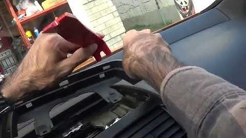 VW MKV GTI, Golf, Jetta, GLI Center Trim AC Vent Replacement