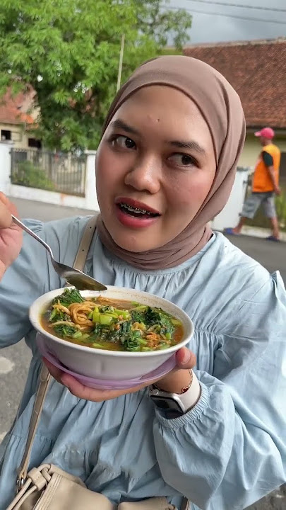 All the way to Purwokerto to eat chicken noodles!! #likefriends #chickennoodles #shorts