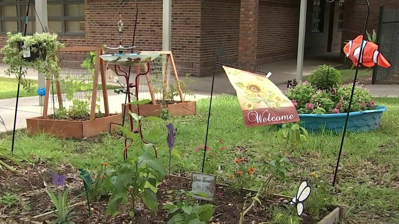 Students enjoy Garden of Growth