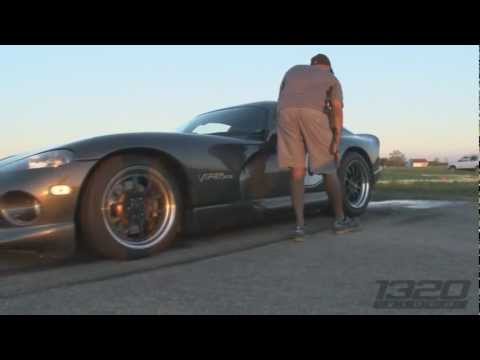 Dregrace Lamborghini Gallardo vs Dodge Viper